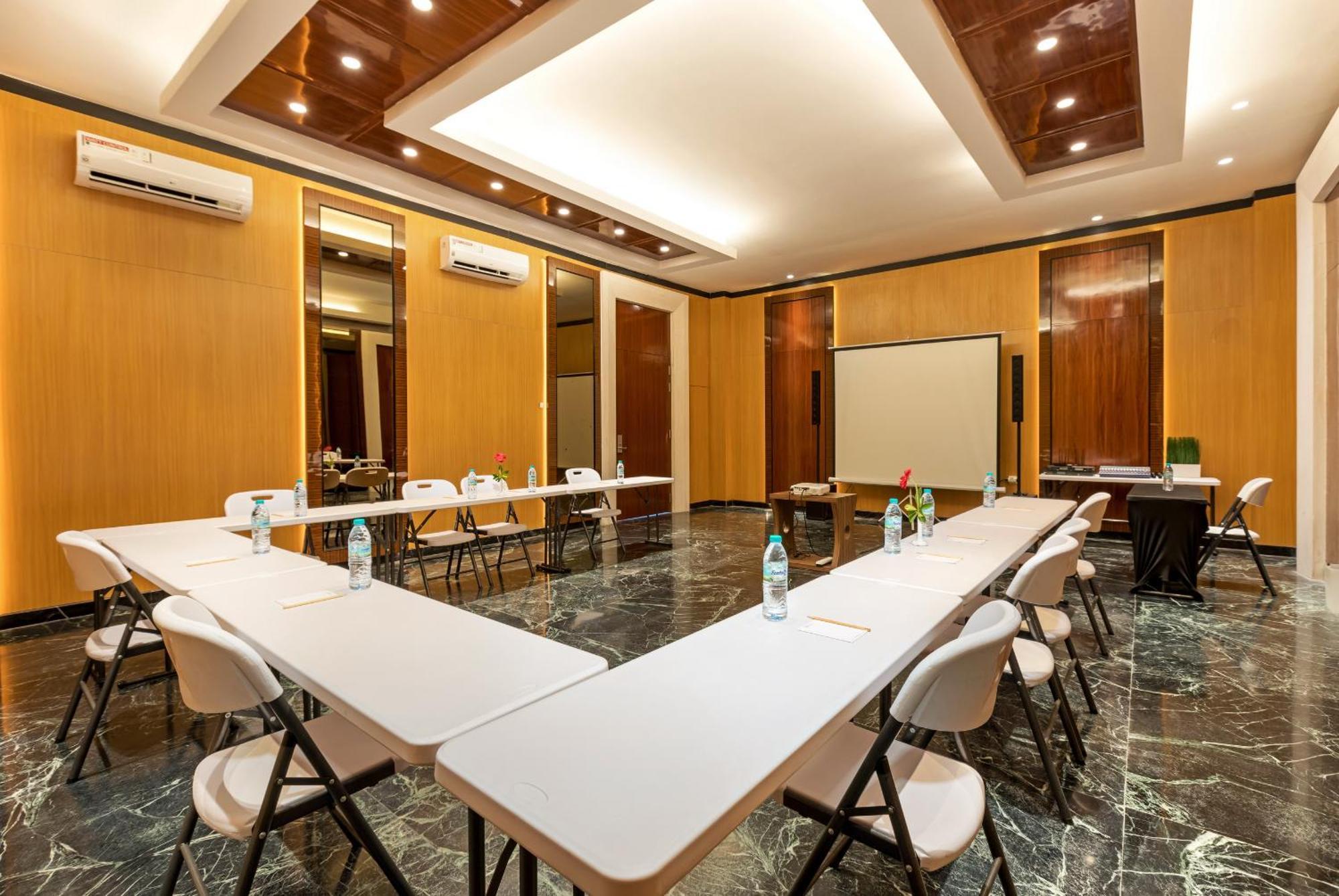 Boss Legian Hotel Powered By Archipelago Kültér fotó